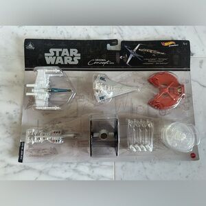 *NEW* DISNEY Hotwheels Star Wars Vehicles